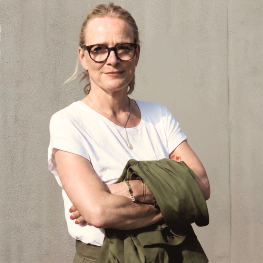 Nina Conze Profilbild LinkedIn 09-2026